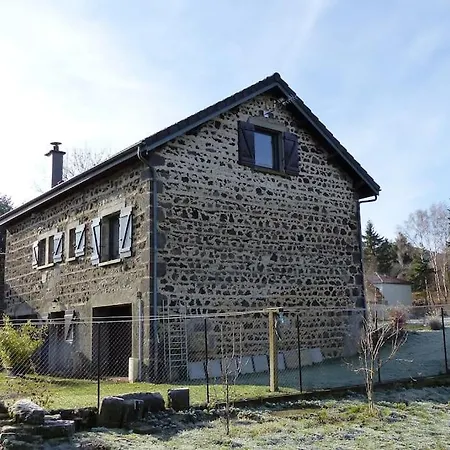 La Pierre Des Volcans Chaleureux Calme Champetre Aydat Exterior photo